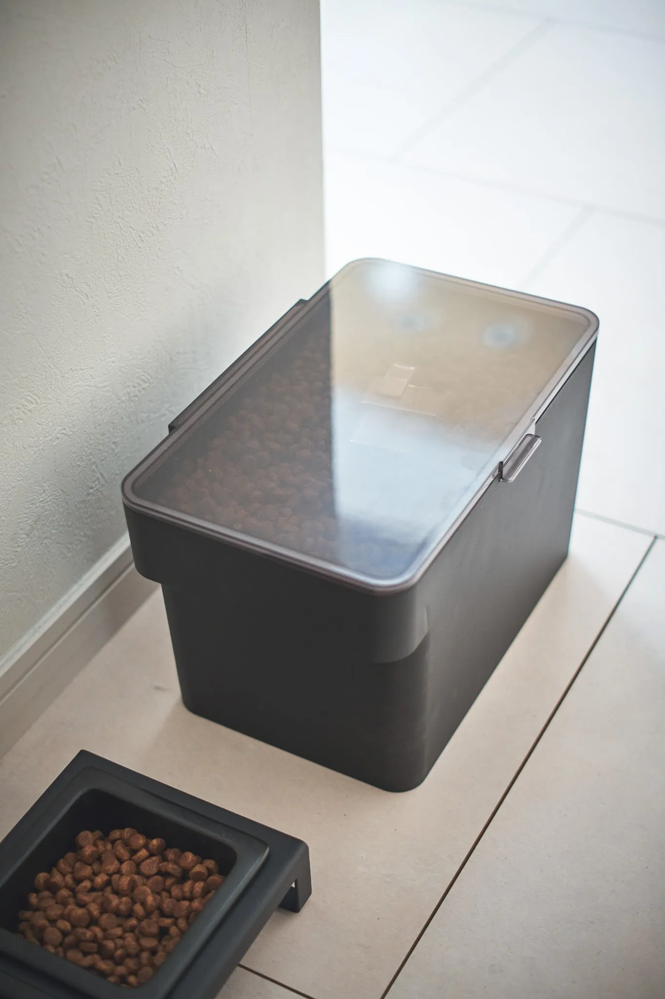 Airtight Pet Food Container (3.5 kg)